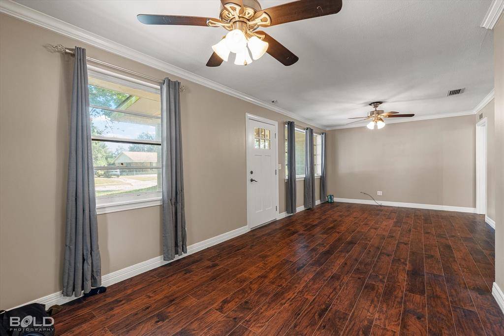 Shreveport, LA 71104,2704 E Cavett Drive