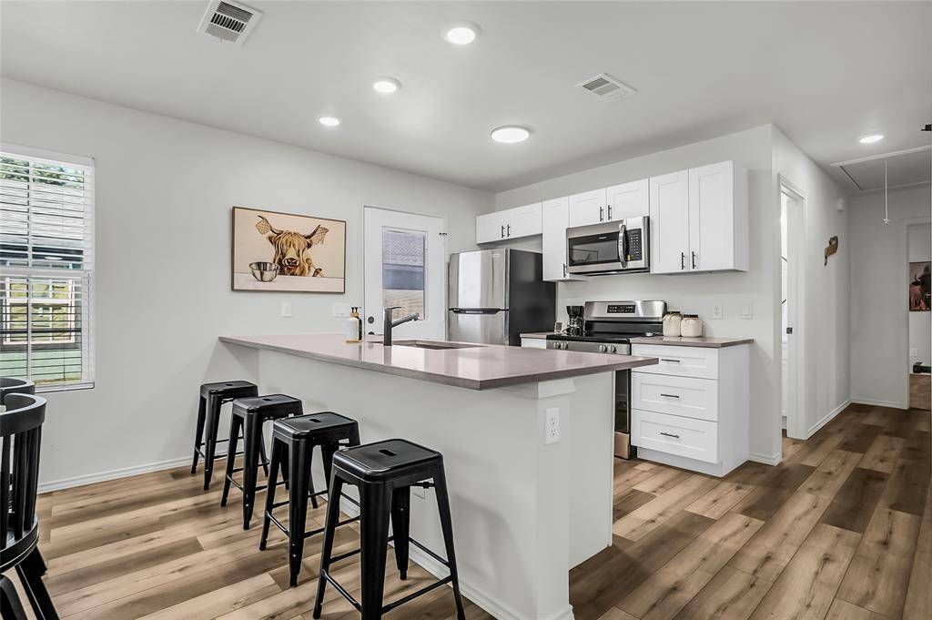 Bonham, TX 75418,308 S 3rd