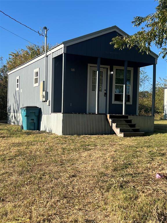 Bowie, TX 76230,414 Cowan Street