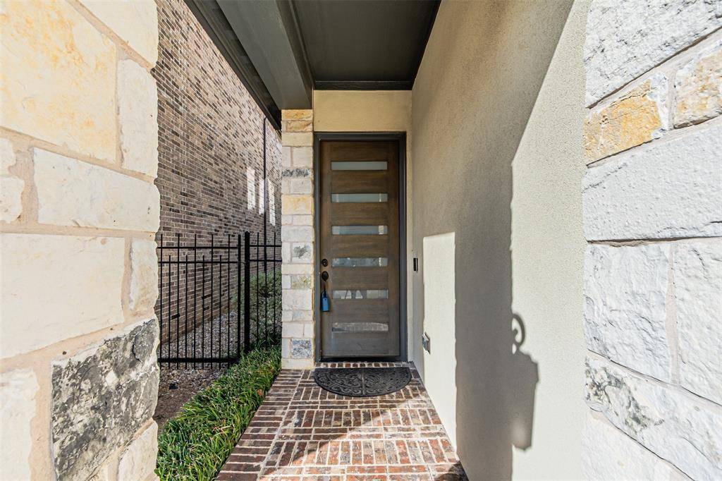 Irving, TX 75039,6753 verandah Way