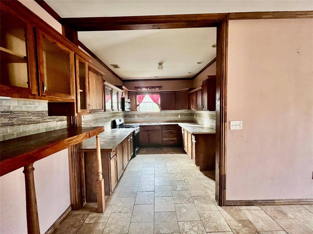 Dallas, TX 75212,1919 Muncie Avenue