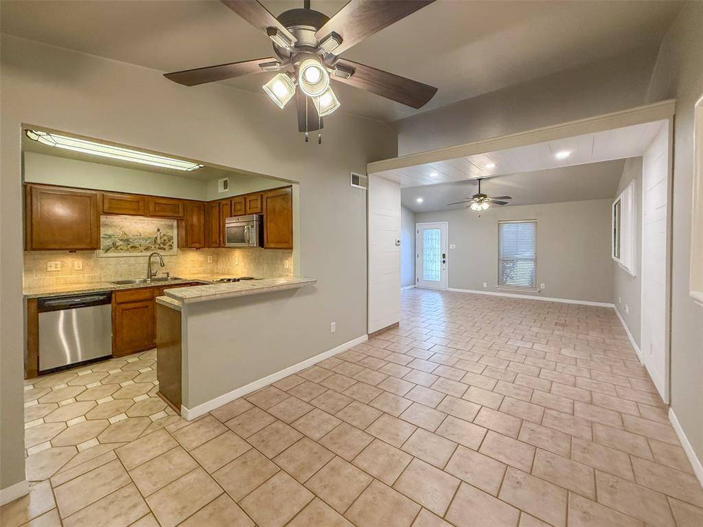 Carrollton, TX 75007,2721 E Wentwood Drive