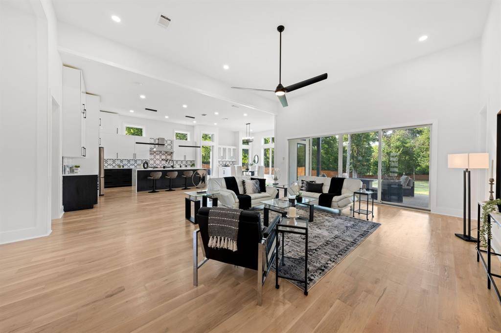 3115 GIBBS WILLIAMS Road, Dallas, TX 75233