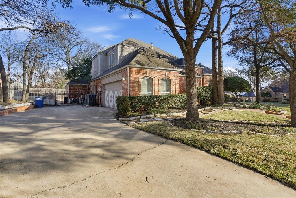 Keller, TX 76248,925 Ridge Court