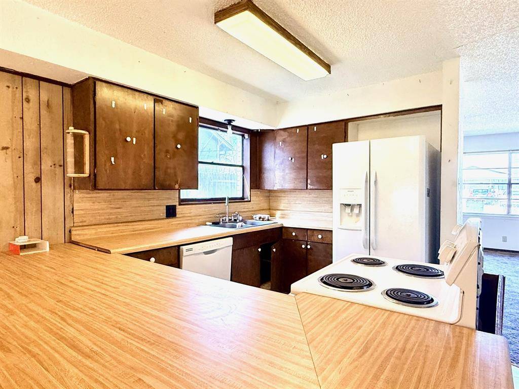 Paris, TX 75460,1954 E Booth Street