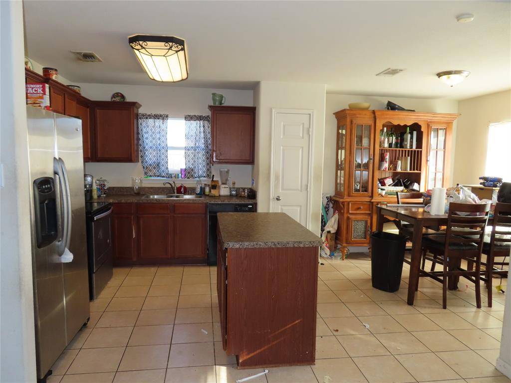 Newark, TX 76071,125 Dodge City Court