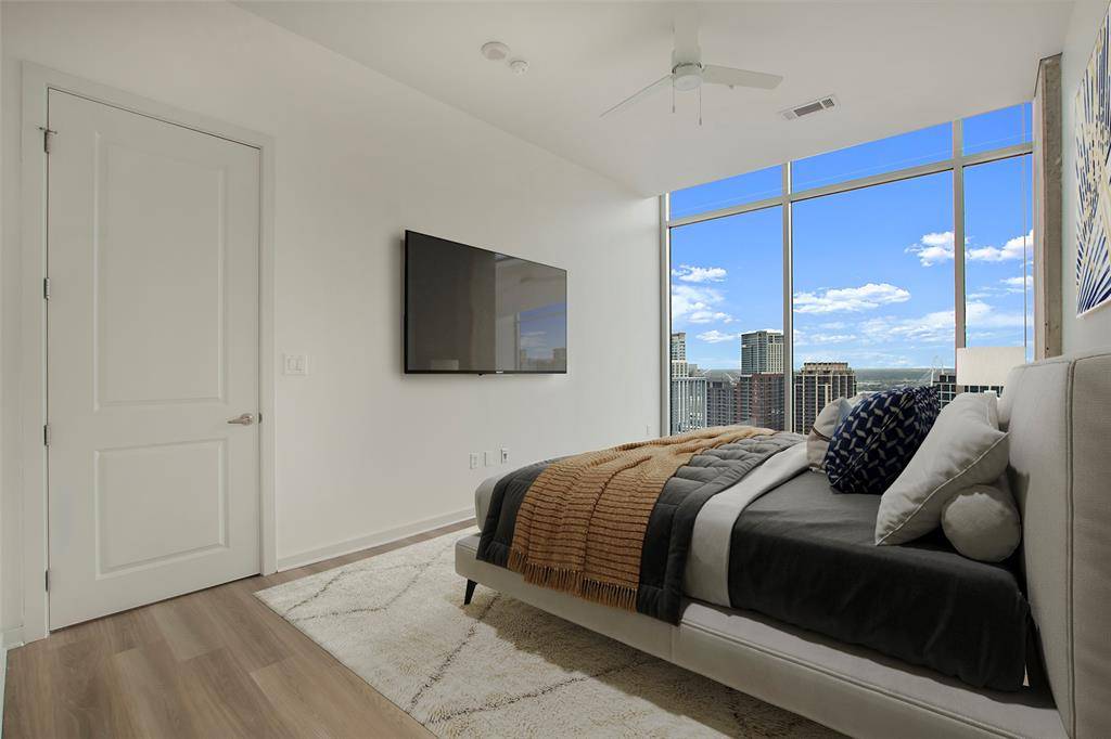 Dallas, TX 75201,2728 Mckinnon Street #2104