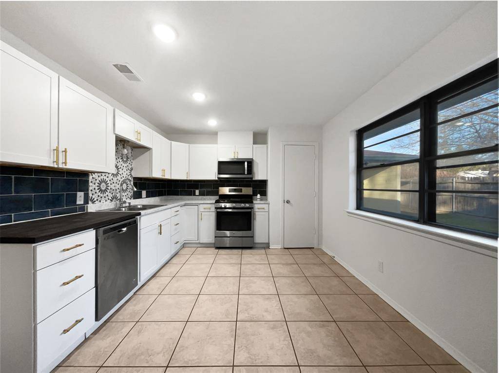 Arlington, TX 76015,2422 Kingston Street