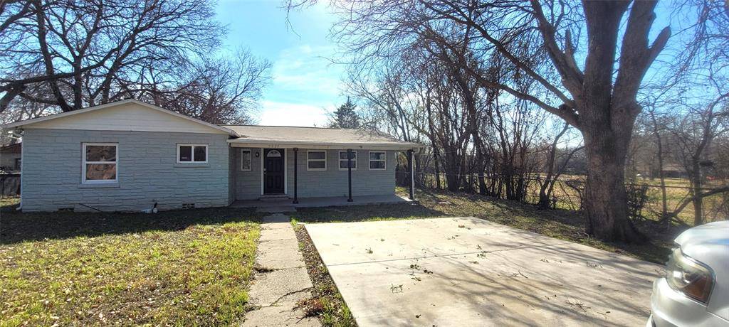 River Oaks, TX 76114,5821 Black Oak Lane