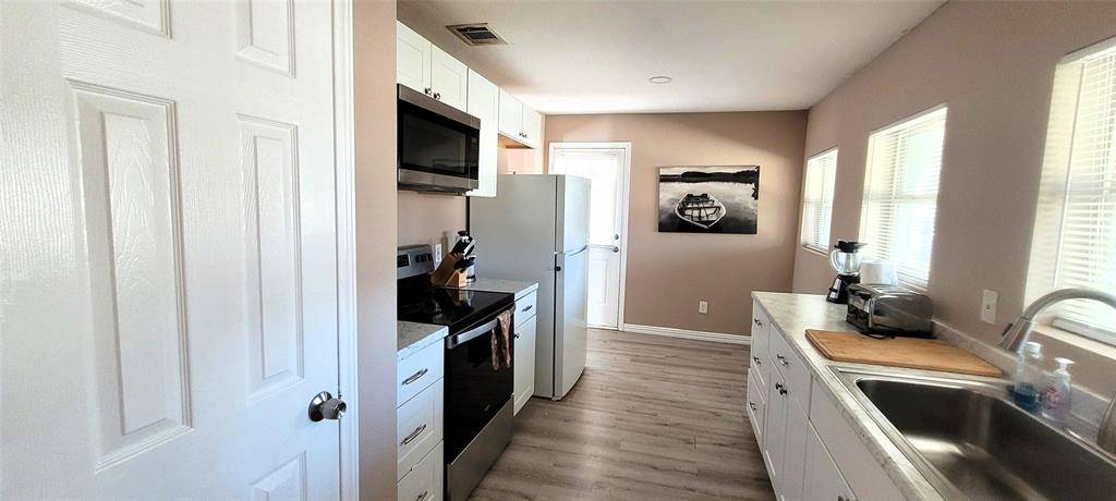 River Oaks, TX 76114,5821 Black Oak Lane