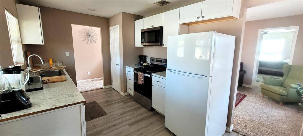 River Oaks, TX 76114,5821 Black Oak Lane