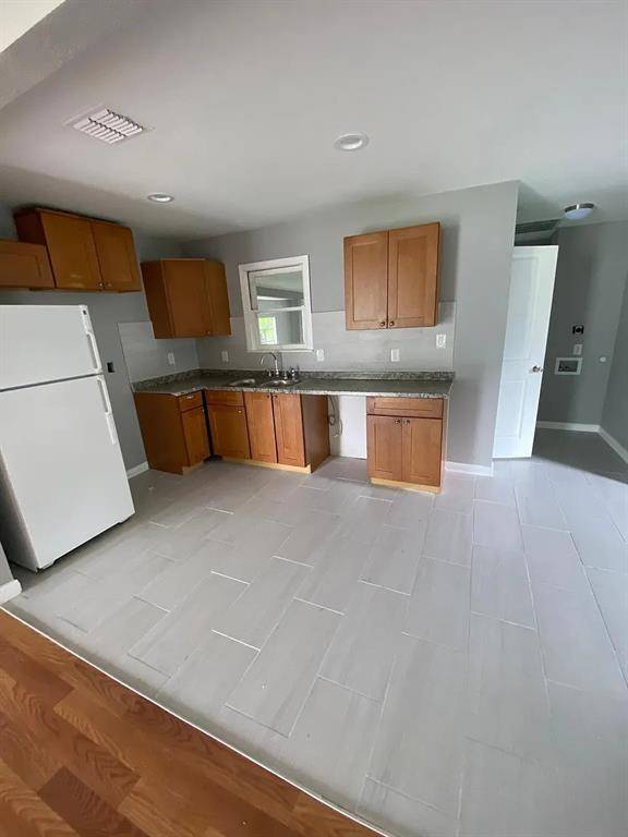 Dallas, TX 75216,3077 Sunnyvale Street