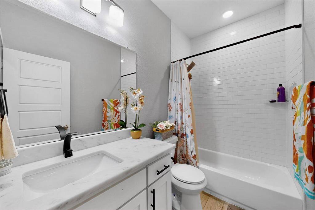 1901 Avenue E, Grand Prairie, TX 75051