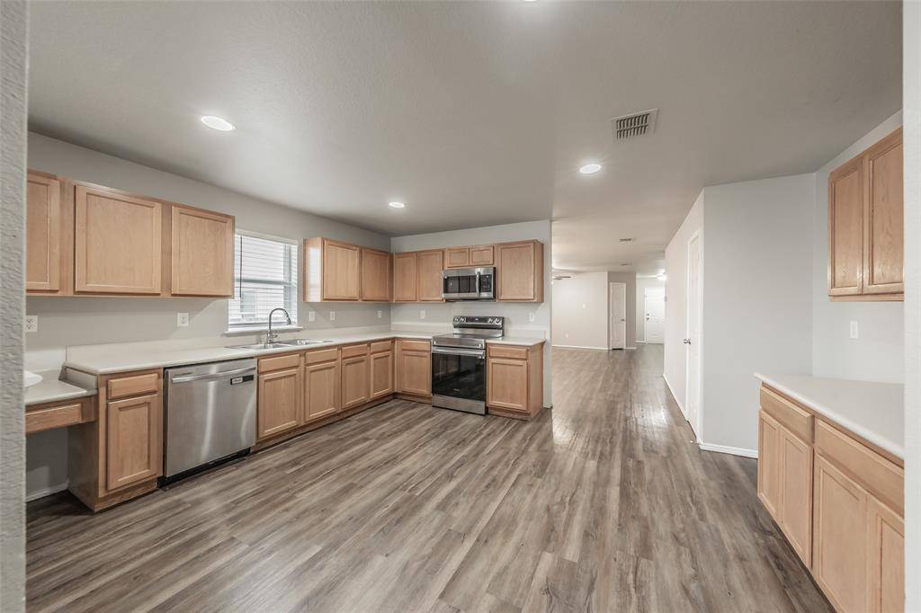 Burleson, TX 76028,900 Grant Street