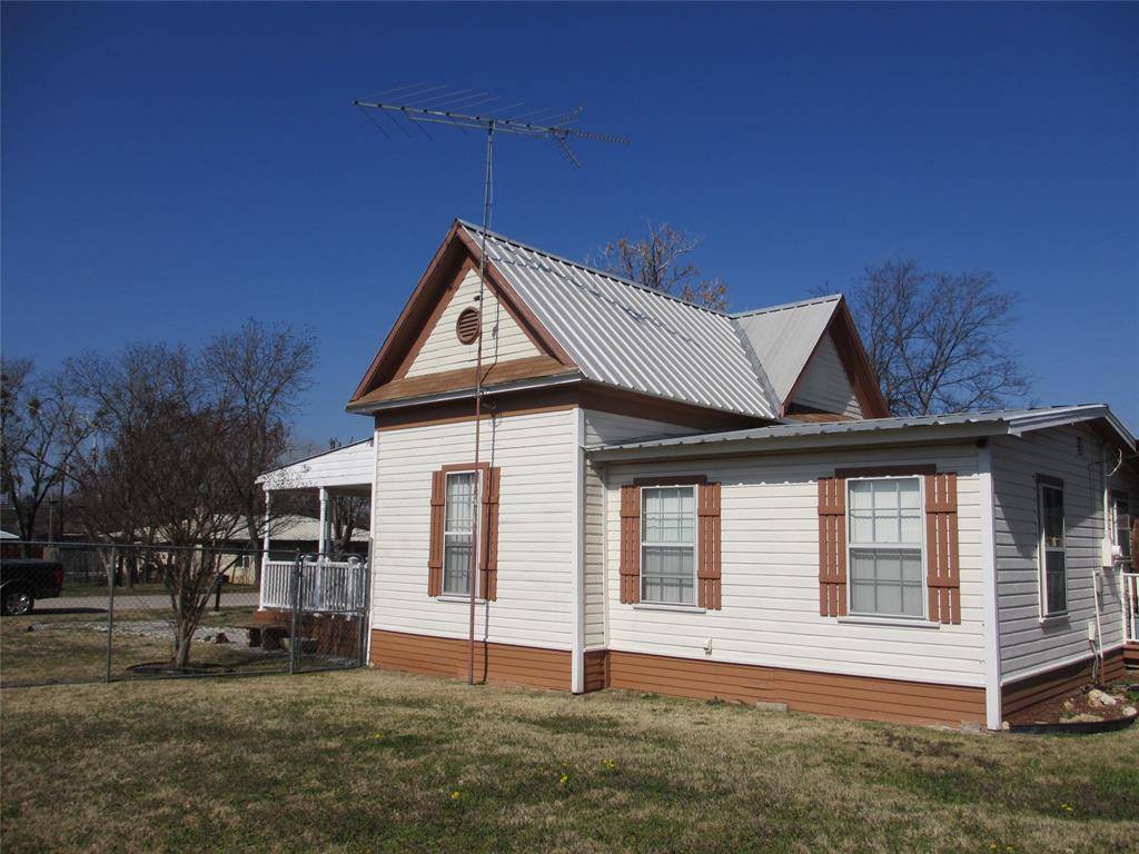 Whitney, TX 76692,608 Colorado Street