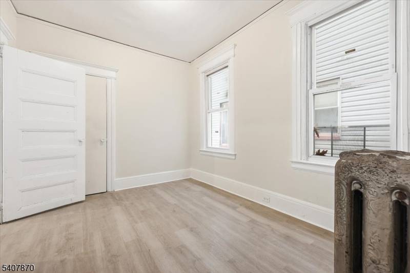 Newark City, NJ 07106,29 Cedar Ave