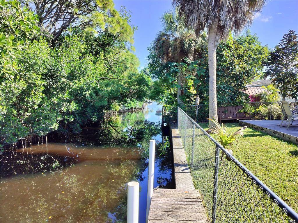 North Fort Myers, FL 33917,77 Cardinal Dr