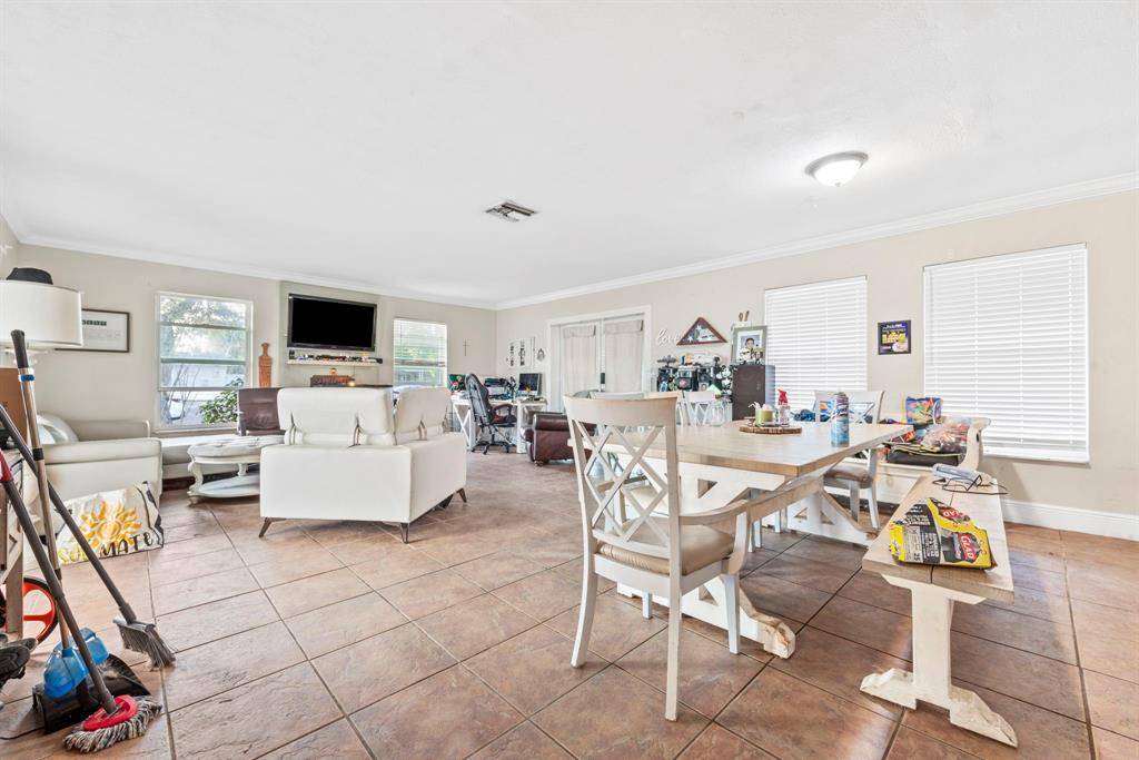 Hollywood, FL 33024,3141 N 73rd Ave