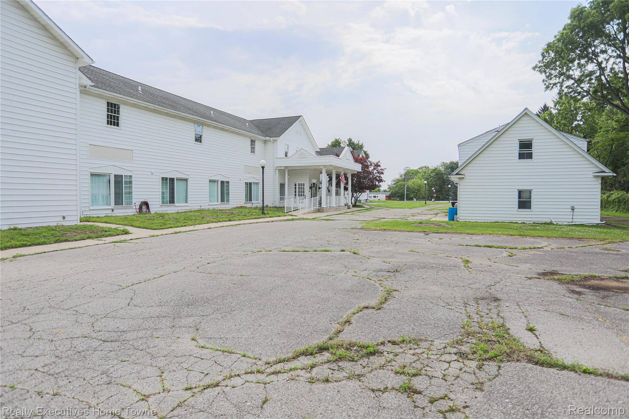 Algonac, MI 48001,9334 River RD