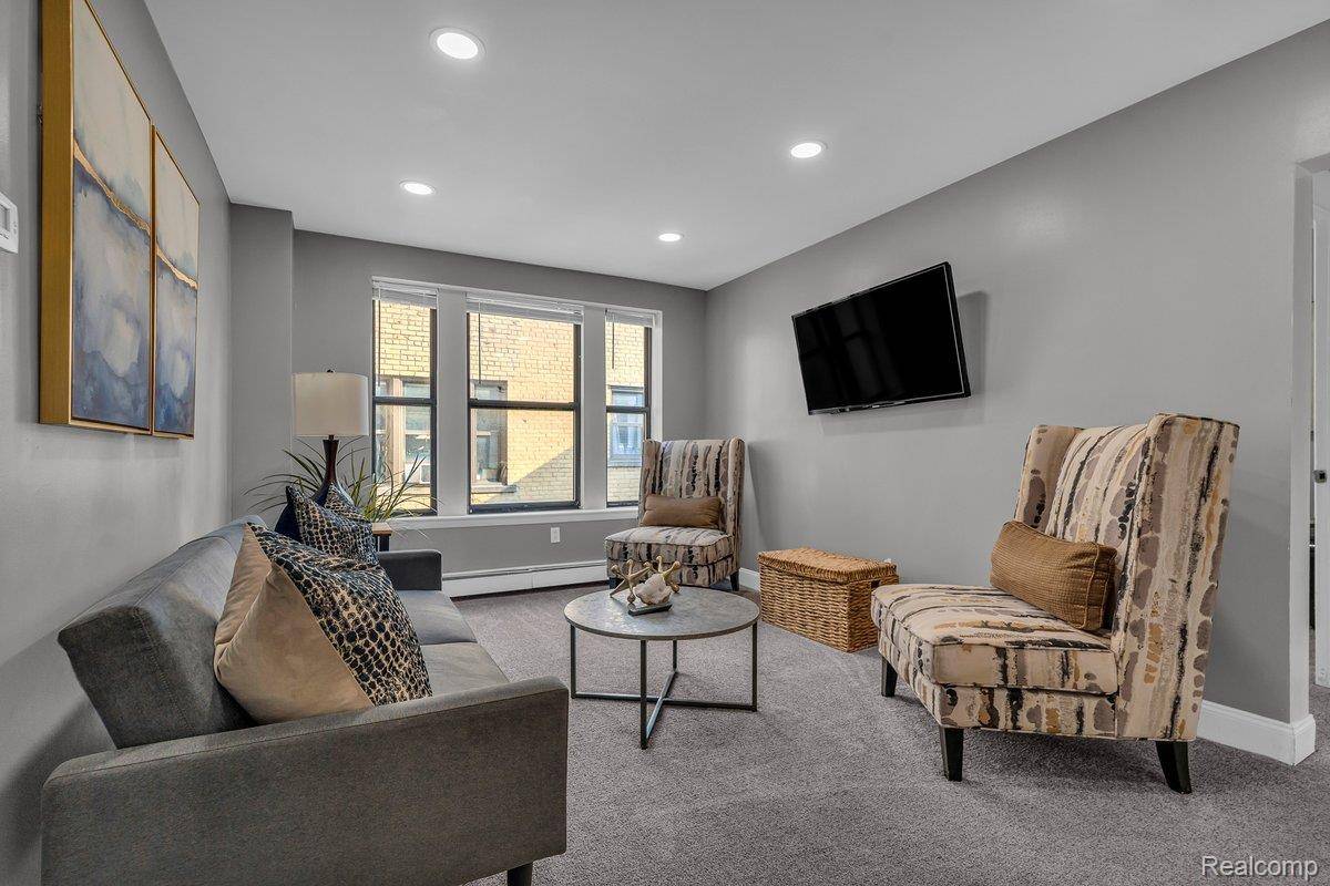 Detroit, MI 48202,120 Seward ST #303