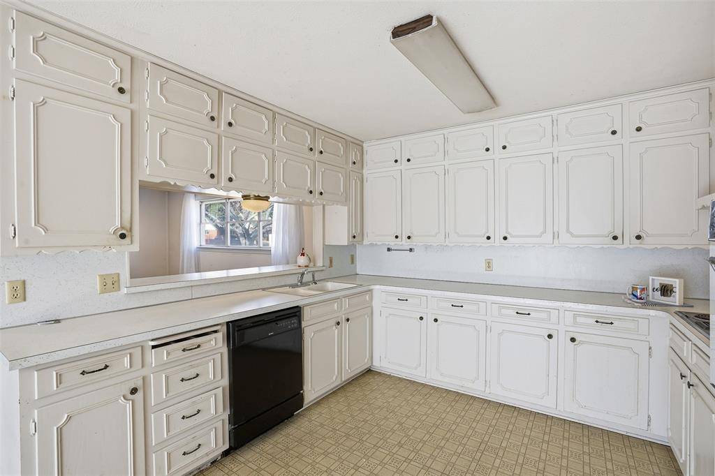 Grapevine, TX 76051,503 Azalea Drive