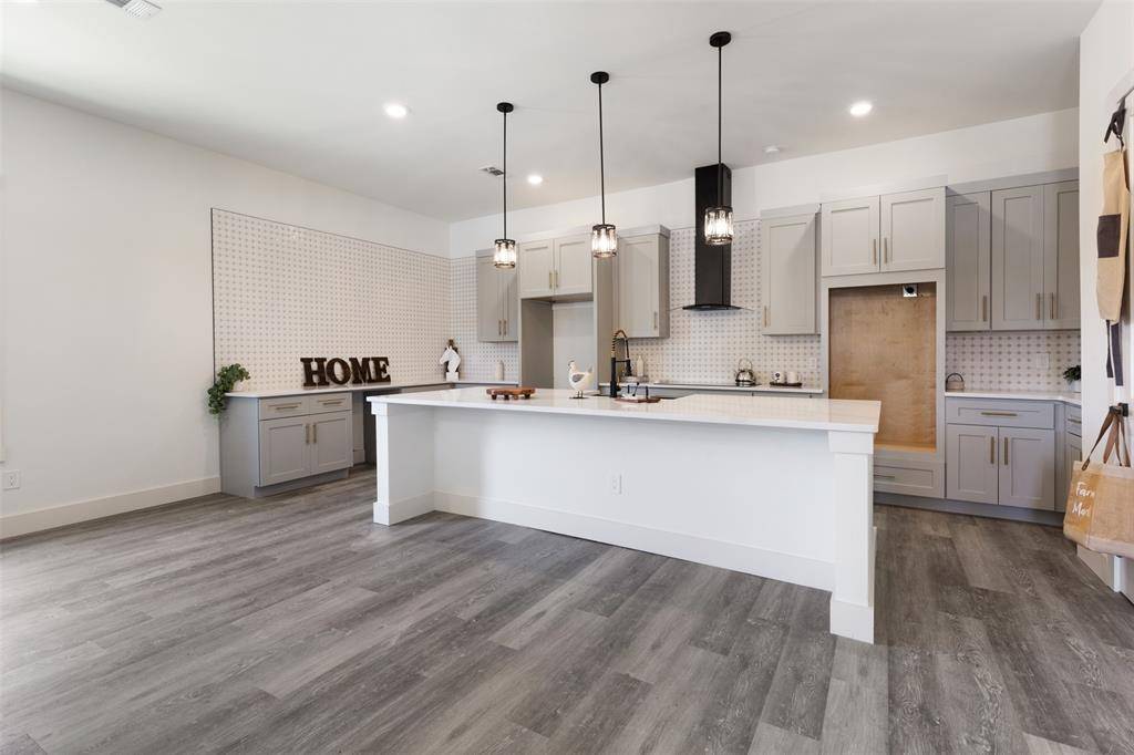 Denison, TX 75020,1008 W Walker Street