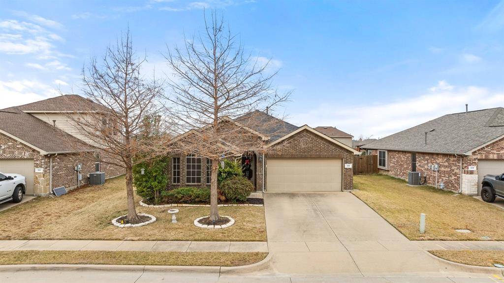 Burleson, TX 76028,335 Coral Vine Lane