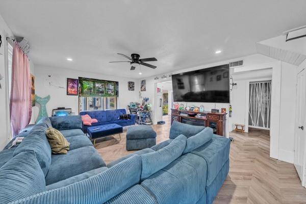 Weatherford, TX 76086,912 Hanover Street