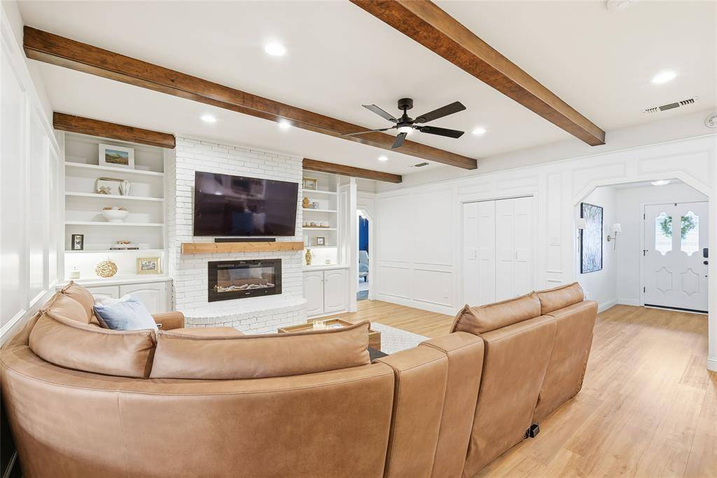 North Richland Hills, TX 76180,5008 Lake View Circle