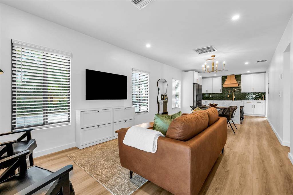 Fort Lauderdale, FL 33304,648 NE 16th Ter