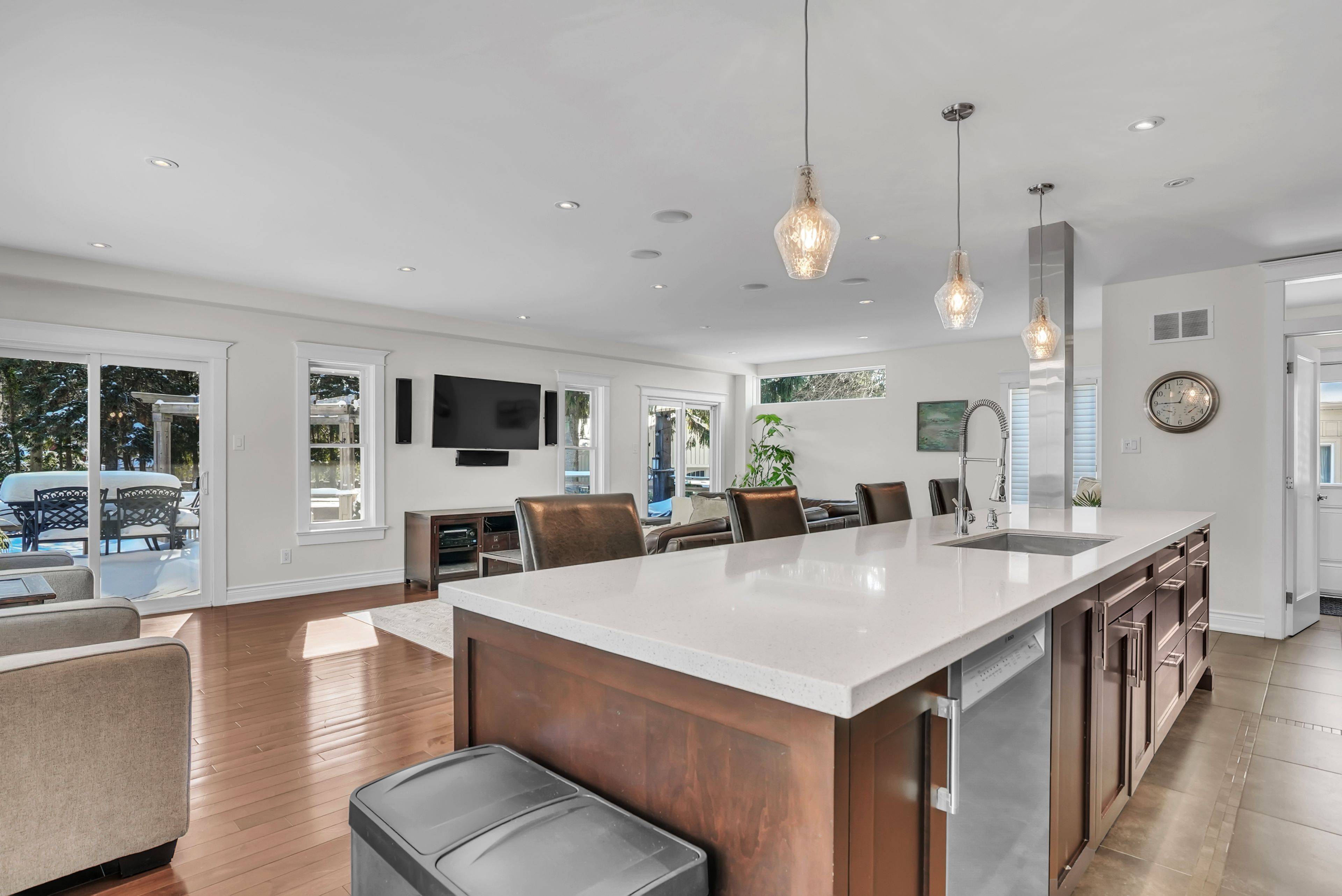 53 Metcalfe ST, Aurora, ON L4G 1E5