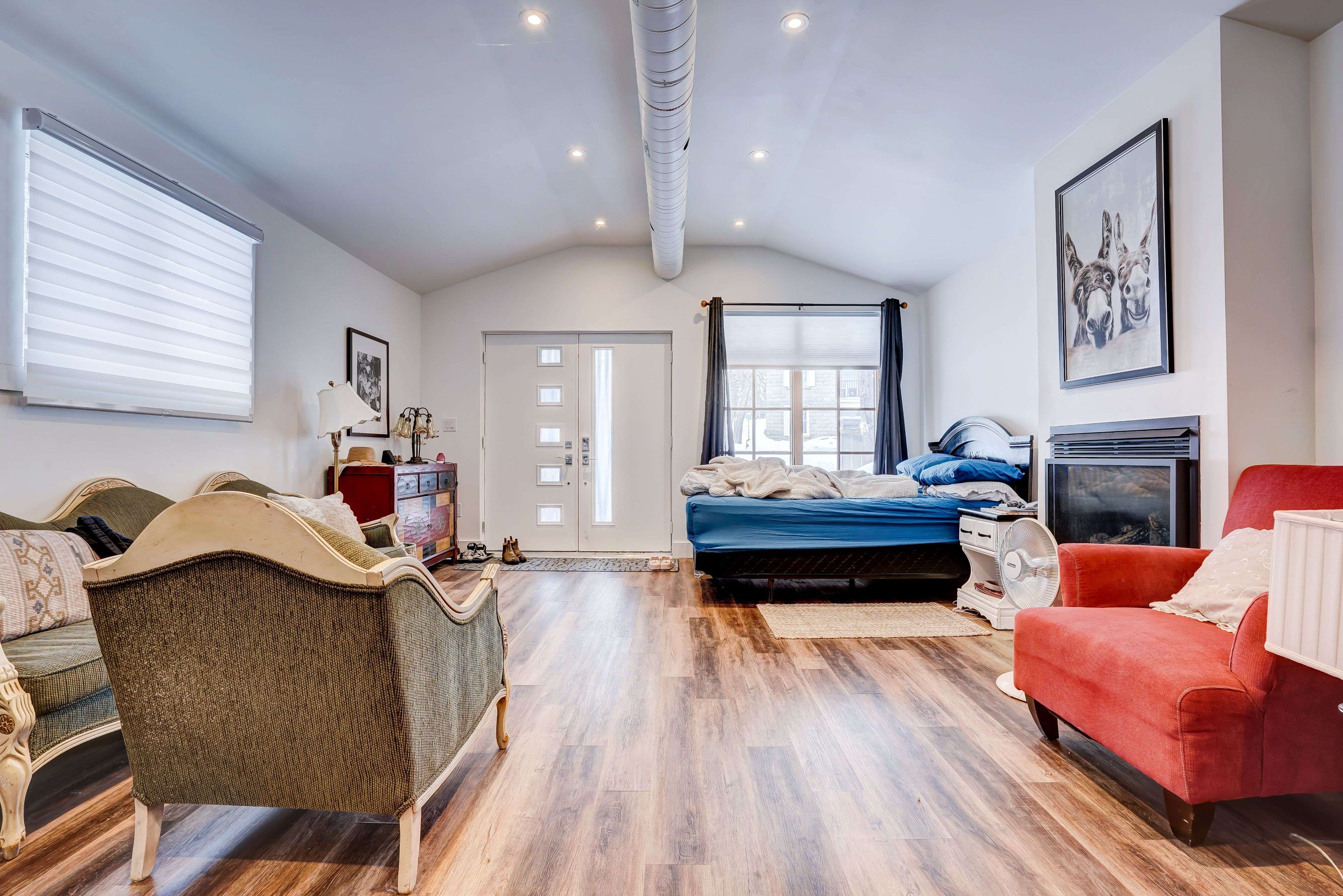 Orillia, ON L3V 3E2,110 Mary ST