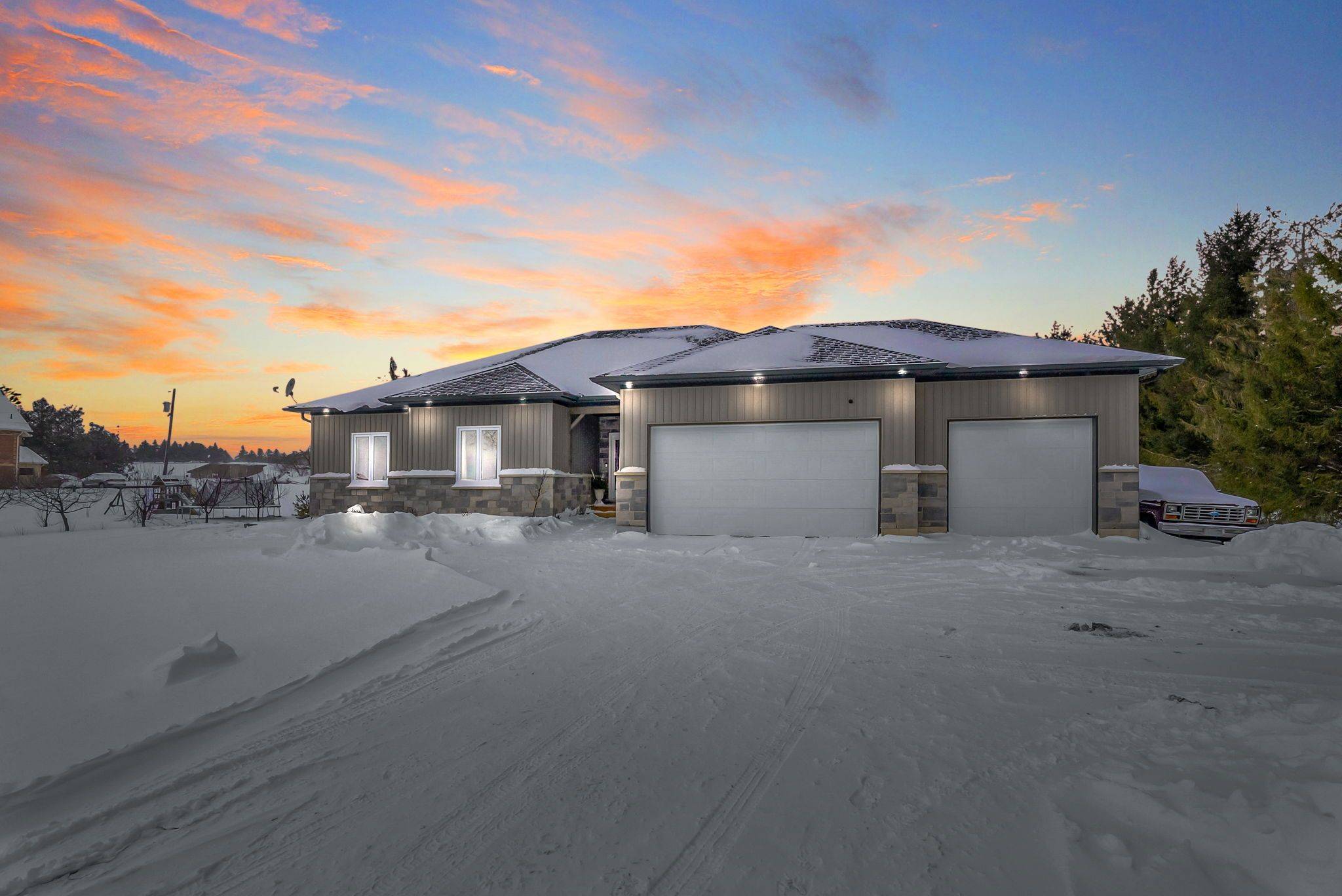 Mulmur, ON L9V 0W4,706183 County Rd 21 N/A