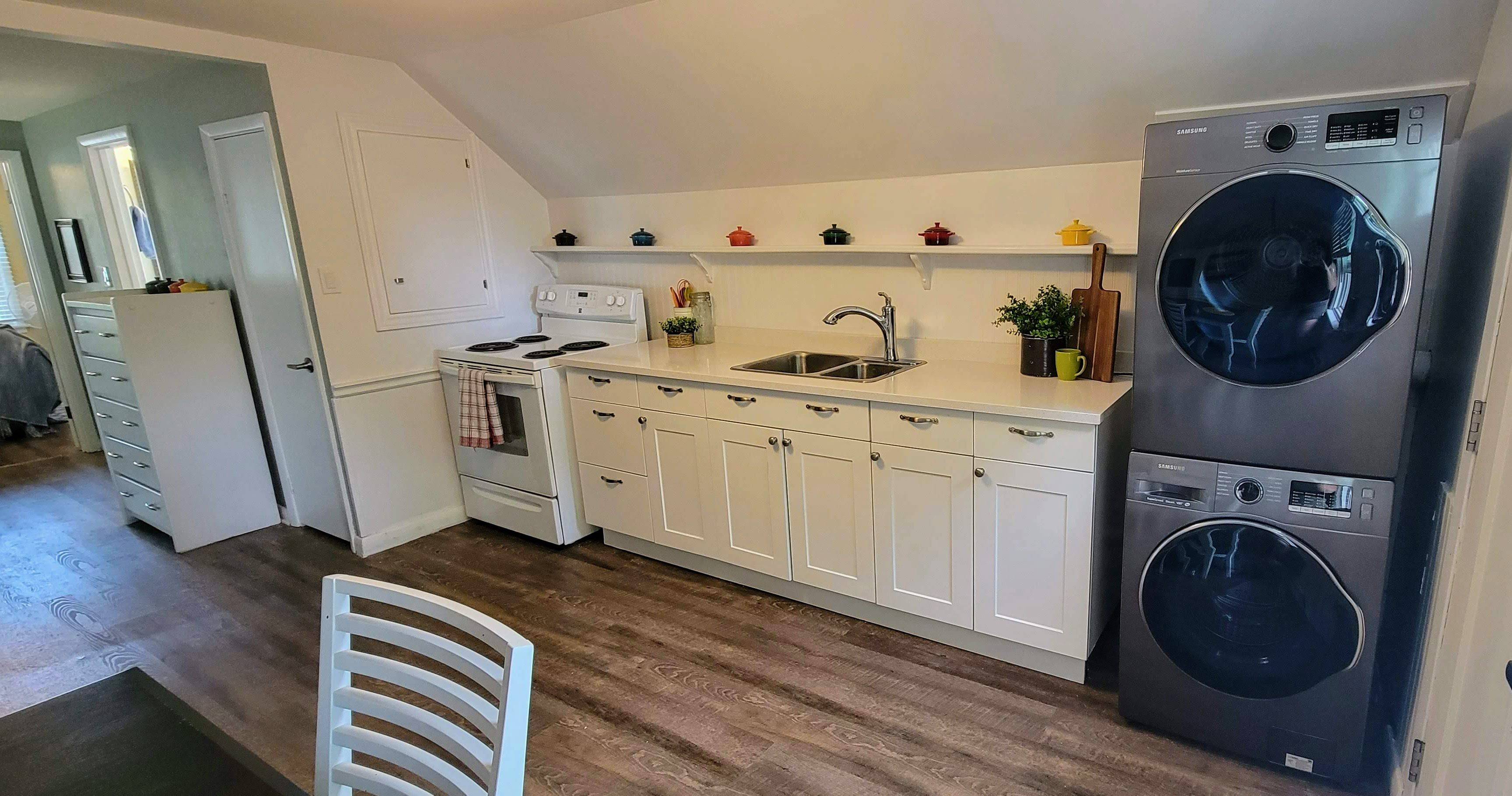 Fort Erie, ON L0S 1B0,243 Derby RD #UPPER