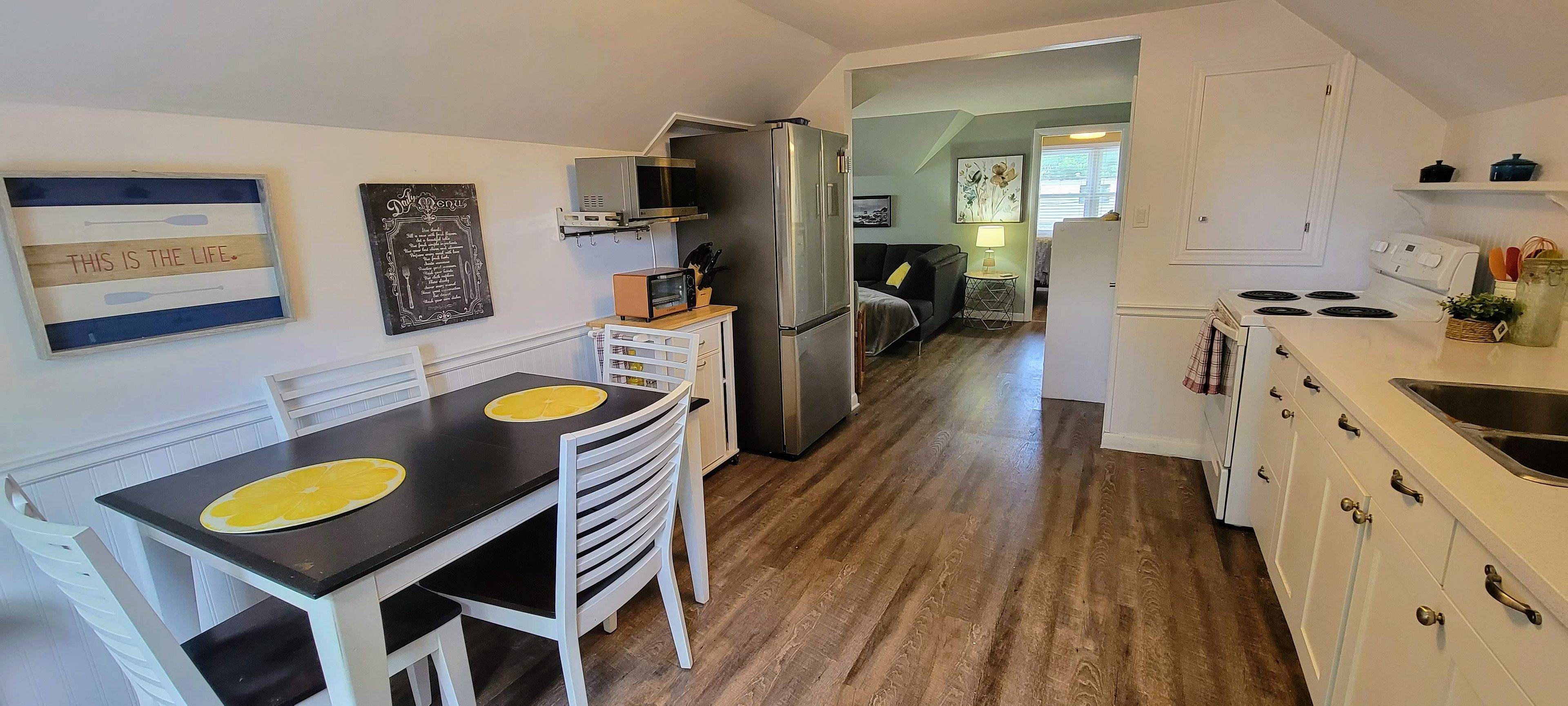 Fort Erie, ON L0S 1B0,243 Derby RD #UPPER