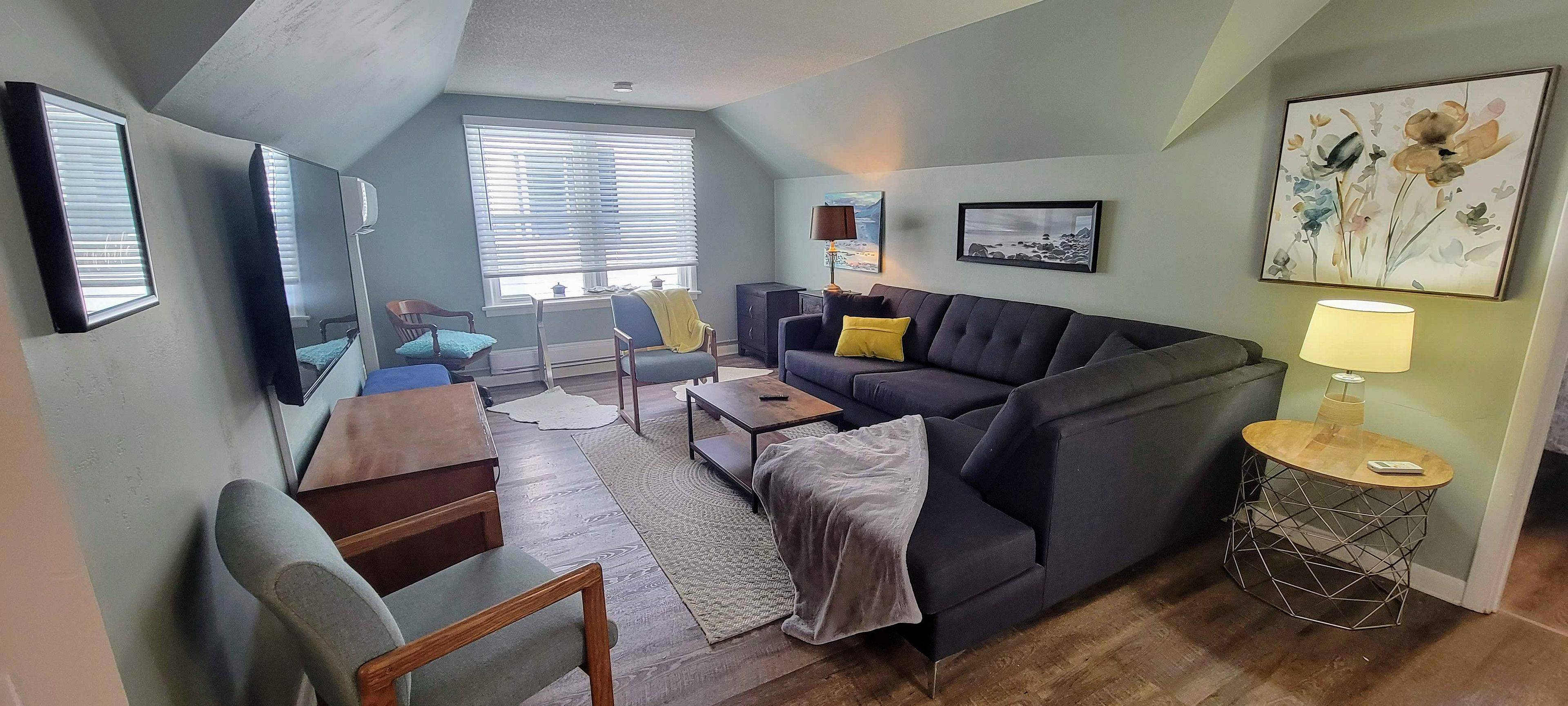 Fort Erie, ON L0S 1B0,243 Derby RD #UPPER