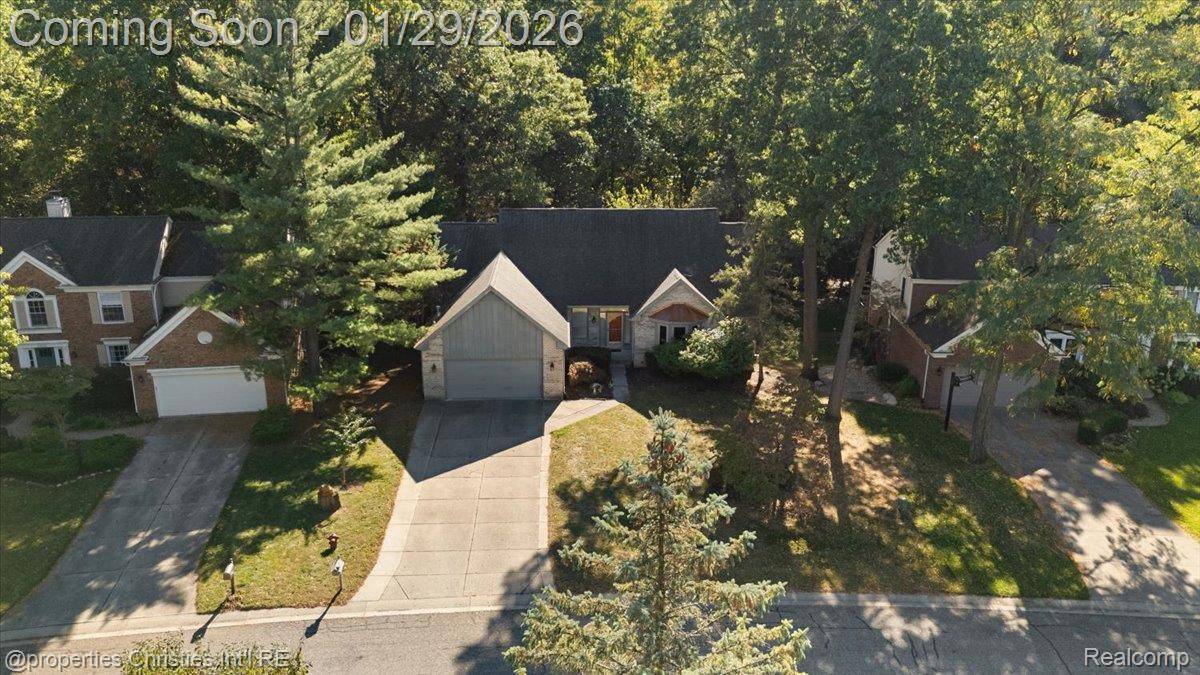 West Bloomfield, MI 48324,6835 High Ridge RD