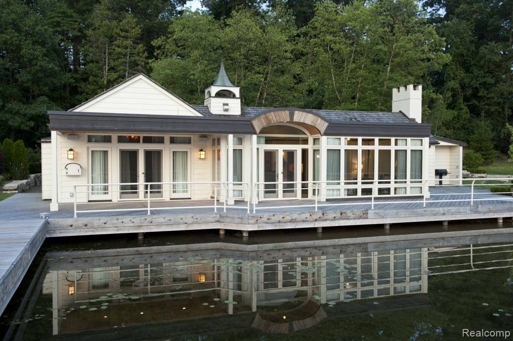 Bloomfield Hills, MI 48302,2623 TURTLE SHORES