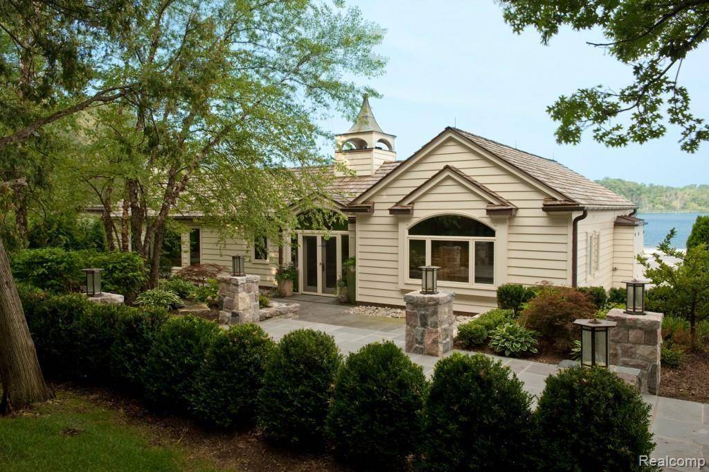 Bloomfield Hills, MI 48302,2623 TURTLE SHORES