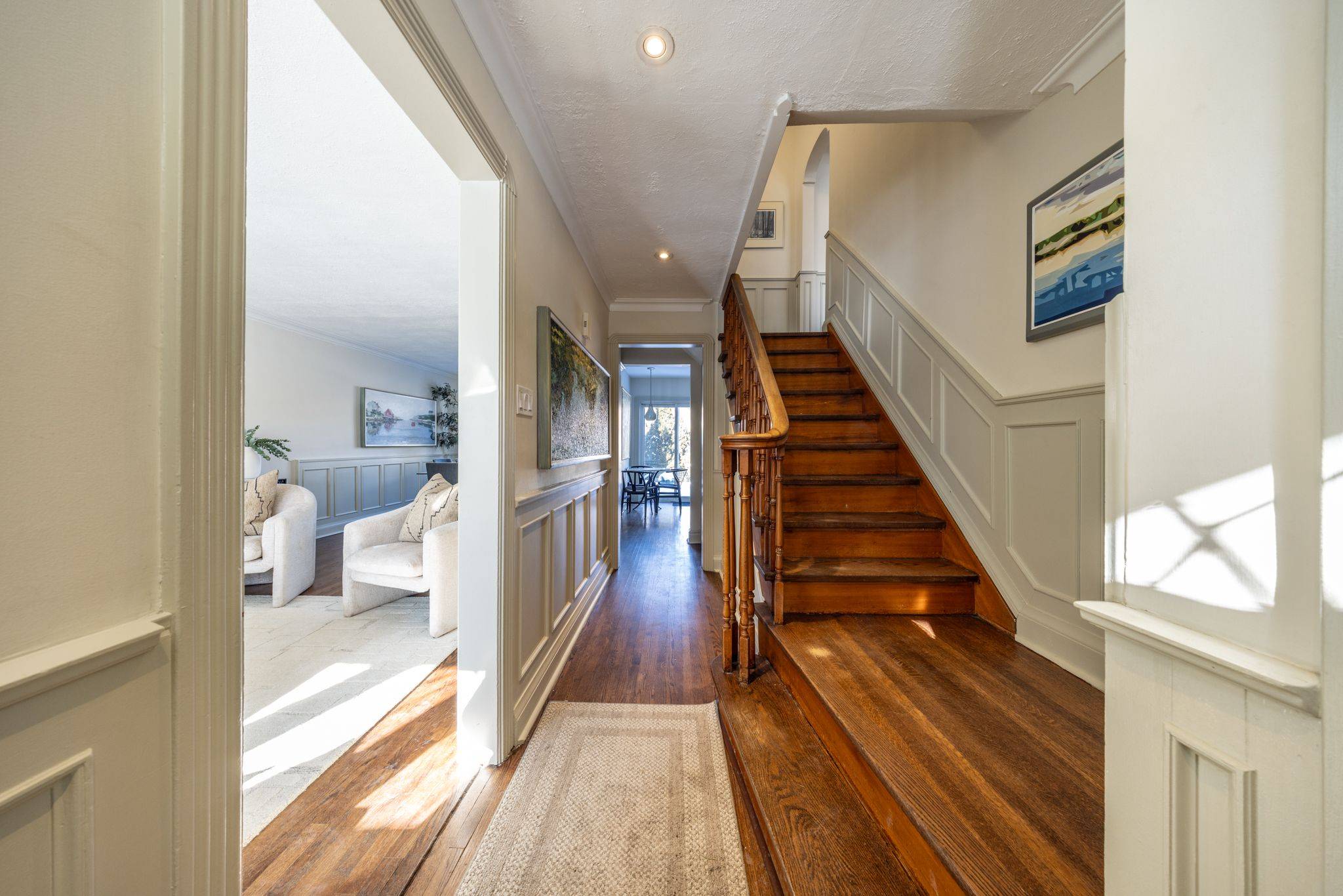 Toronto C11, ON M4G 1R9,38 McRae DR