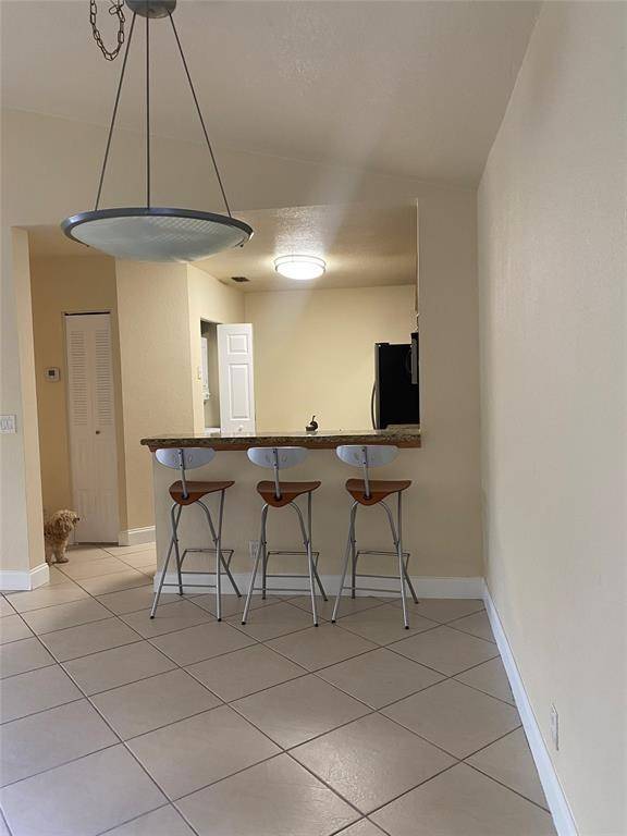 Coral Springs, FL 33067,5701 Riverside Dr #302
