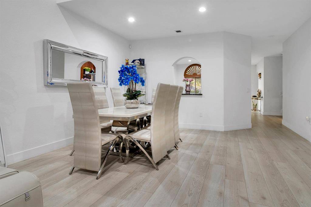 Davie, FL 33328,5095 MADISON LAKES CIRCLE E