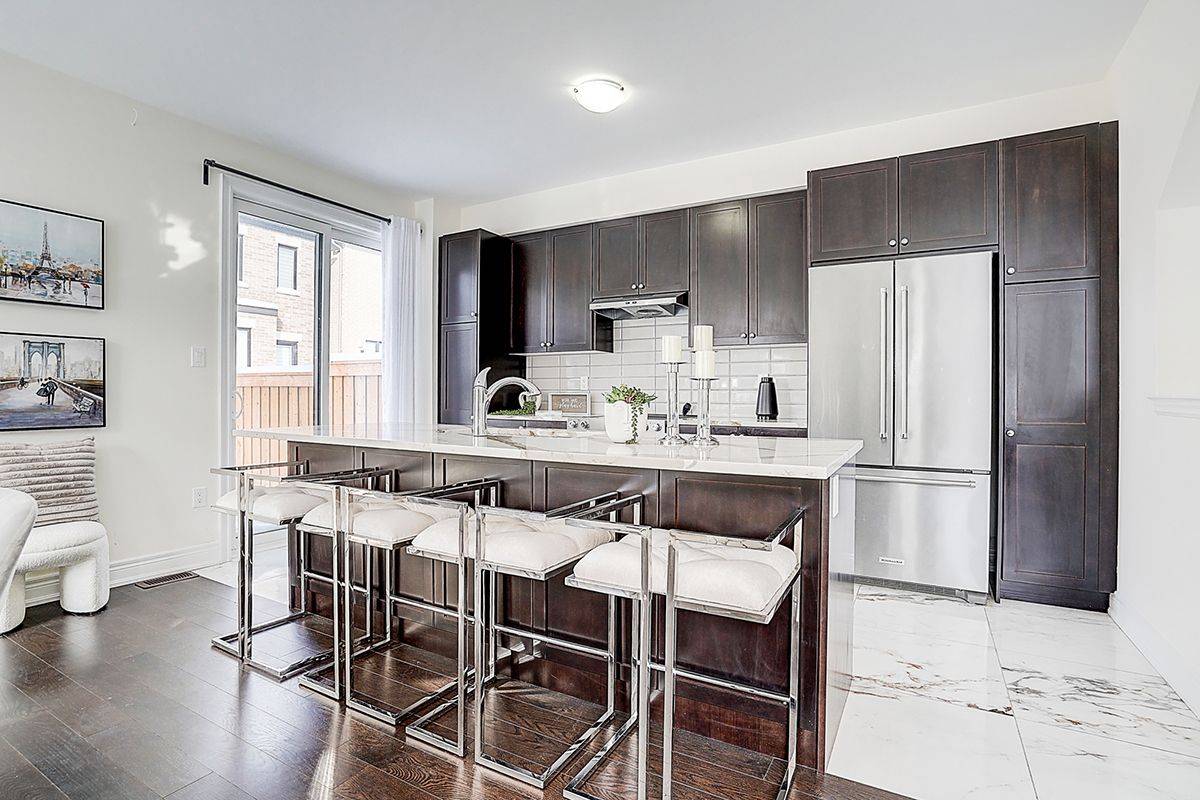 Richmond Hill, ON L4E 1K6,2 Hercules Club DR