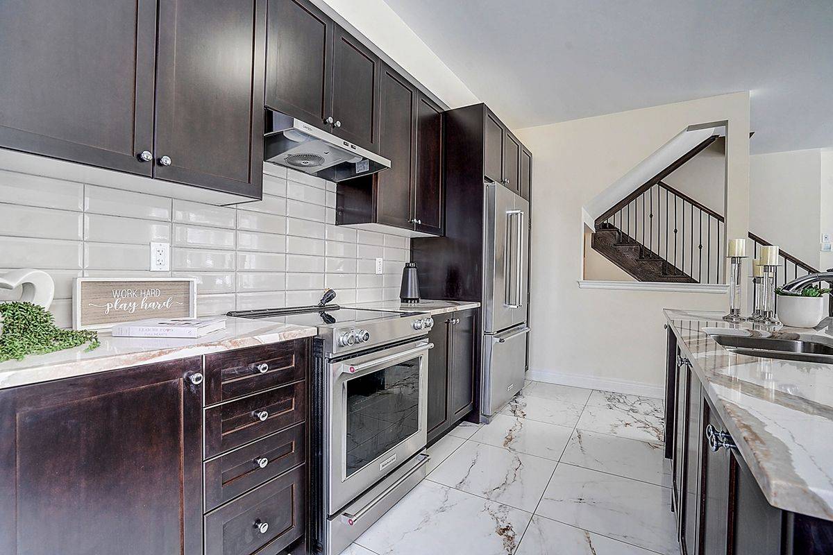 Richmond Hill, ON L4E 1K6,2 Hercules Club DR