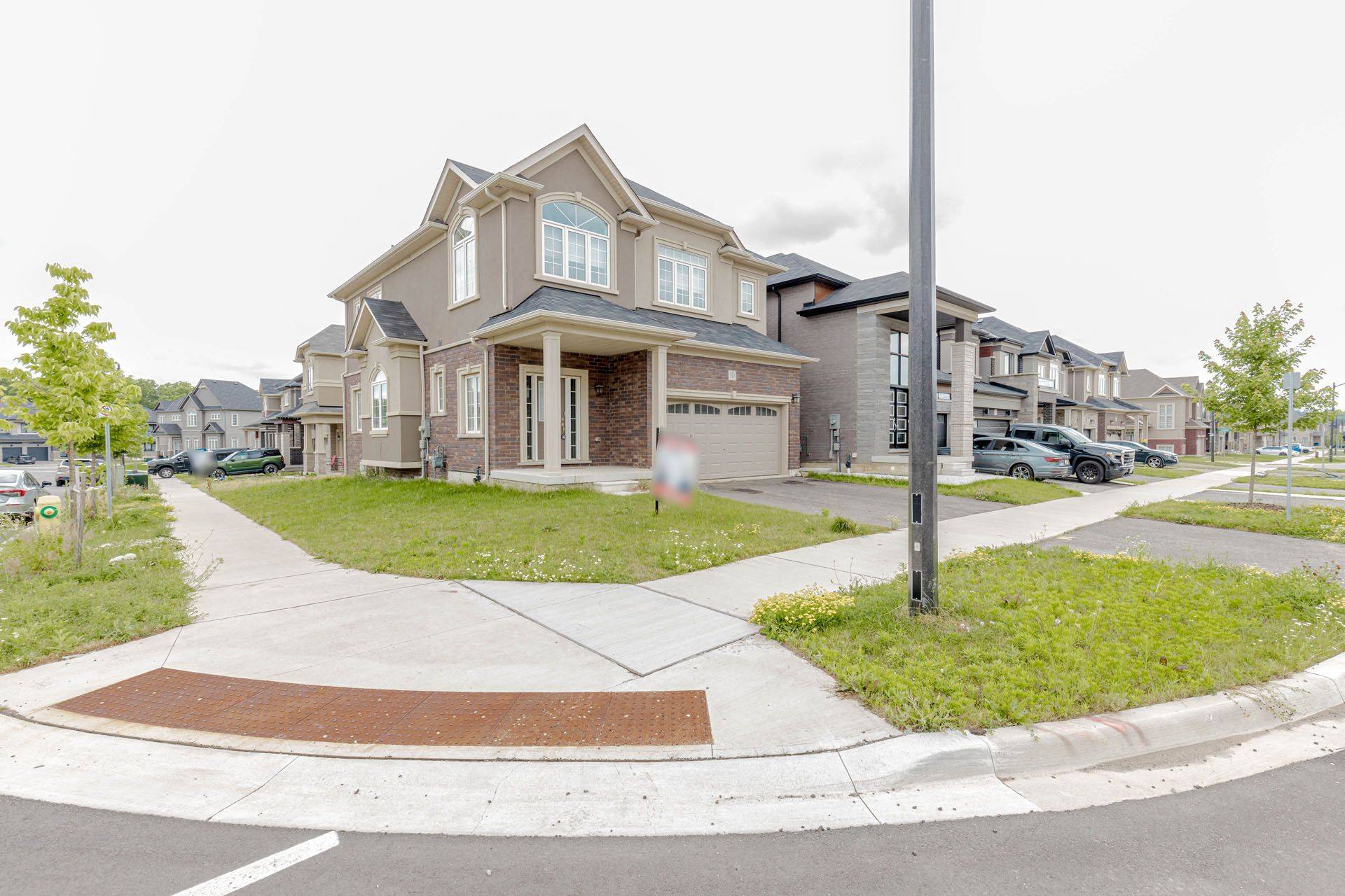 Brantford, ON N3V 0B2,10 Macklin ST