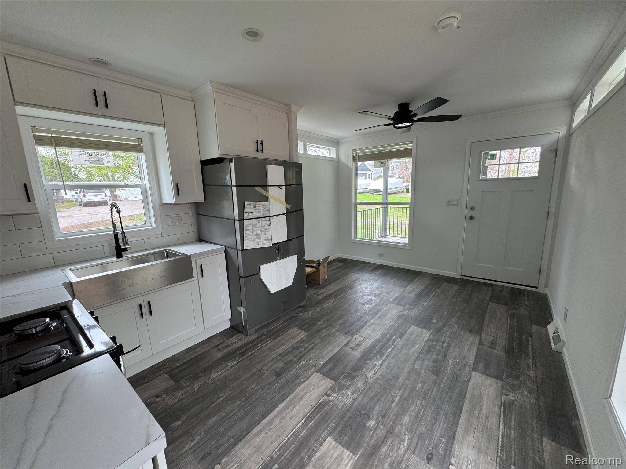 Fenton, MI 48430,27 Sunset Lane