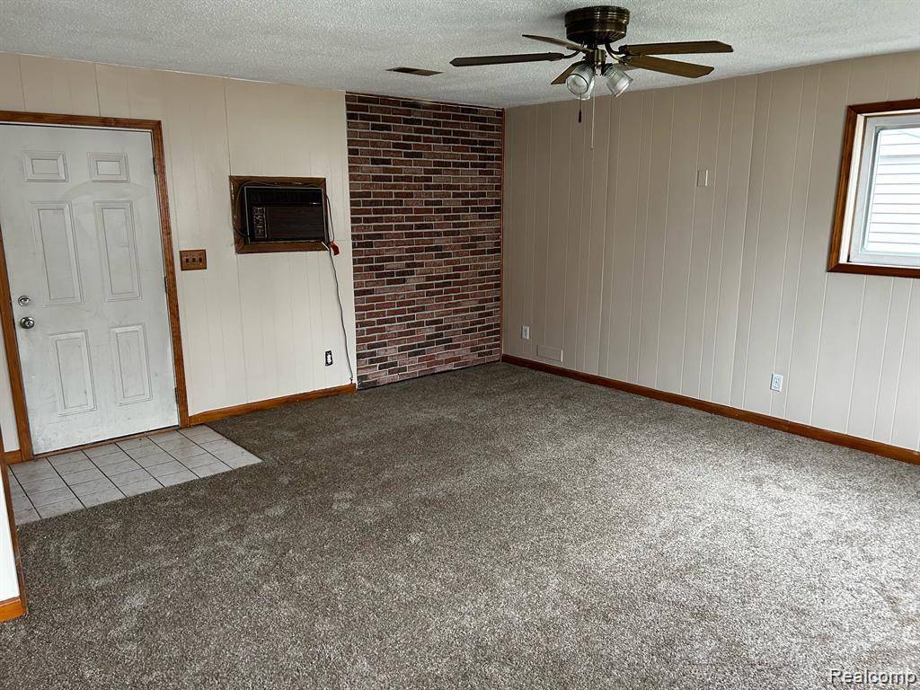 Redford, MI 48239,15760 LENORE
