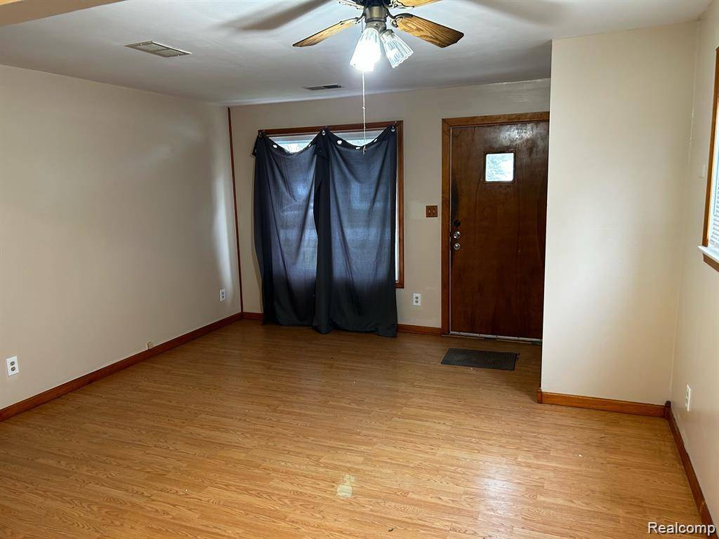 Redford, MI 48239,15760 LENORE