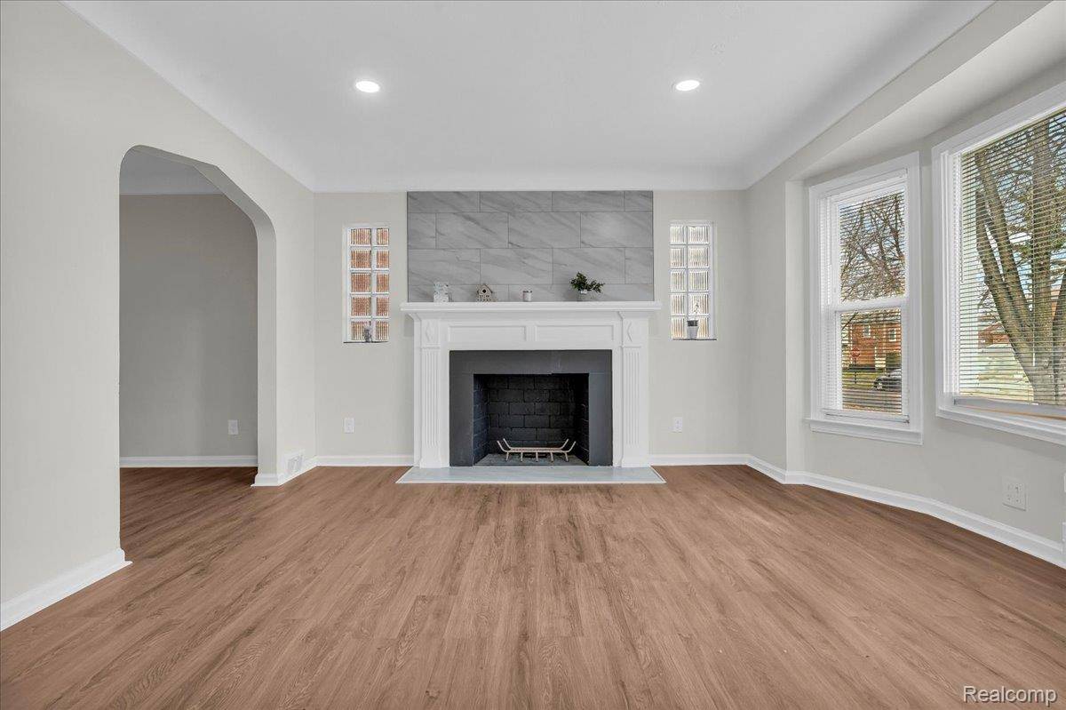 Detroit, MI 48219,17217 Plainview AVE