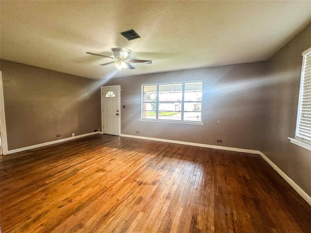 Franklin, TX 77856,407 Bremond Street